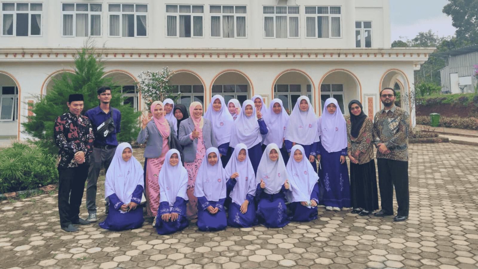 INSTIDLA Terima Kunjungan dari Thayaiwittaya School Hat Yai, Songkhla, Thailand dalam Pembahasan Program Student Exchange